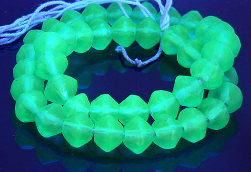green-vas-florecent.jpg (43.1 KB)