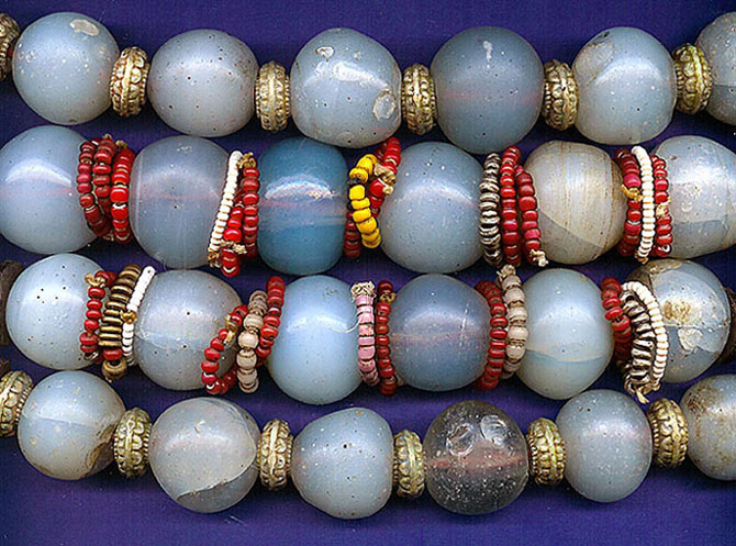 moon-beads.jpg (117.0 KB)